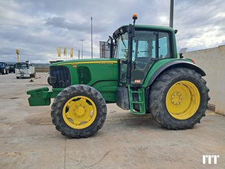 Tracteur agricole John Deere 6520 - 1