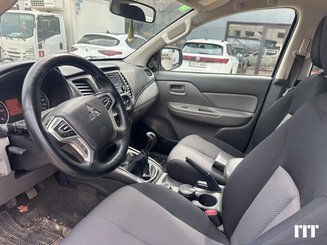 Voiture Mitsubishi L200 - 10