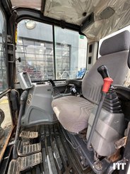 Pelle sur chenilles Bobcat E60 - 7