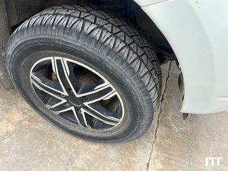 Voiture Mitsubishi L200 - 8