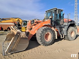 Chargeuse sur pneus Hitachi ZW220 - 1