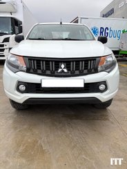 Voiture Mitsubishi L200 - 3