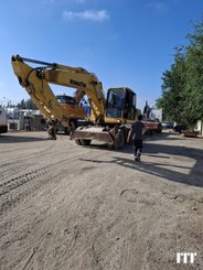 Pelle sur pneus Komatsu PW200-7K - 1