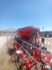 Semoir à grains Kuhn Megant 602 - 2