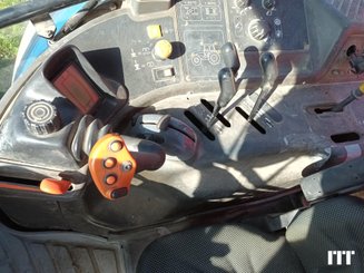 Tracteur agricole New Holland TM 175 - 4