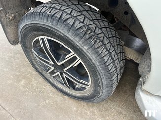 Voiture Mitsubishi L200 - 9