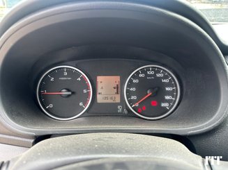 Voiture Mitsubishi L200 - 11