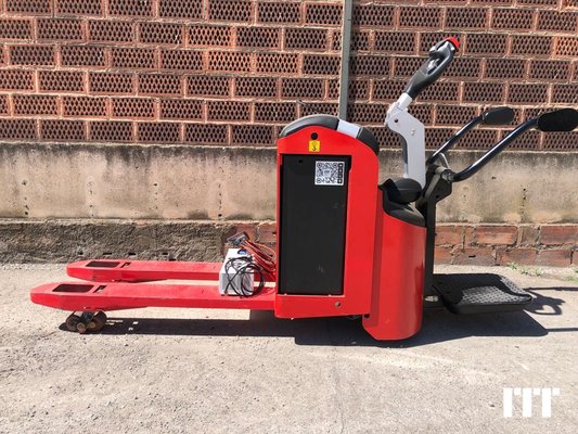 Chargeur frontal Manitou EP 22 - 1