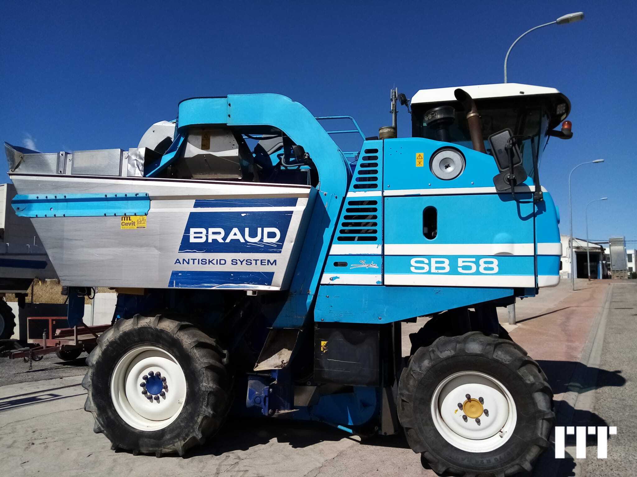 Prix Machine à Vendanger New Holland Neuve Machine à vendanger New Holland SB58 en vente sur ITT CM93