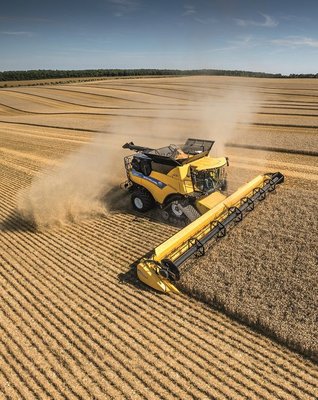 ITT News. Moissonneuse-batteuse New Holland CR Revelation