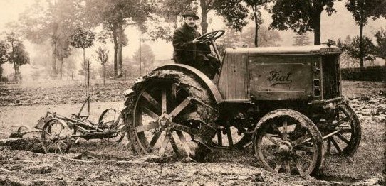 ITT CM93 y NH celebran el centenario del primer tractor FIAT