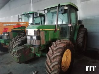Tracteur agricole John Deere 6310 - 1